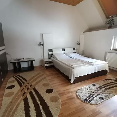 Casa Sara Hotel Sacele Ngoại thất bức ảnh
